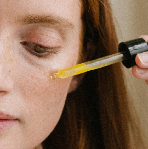 Crème ou sérum : pourquoi nous avons fait notre choix