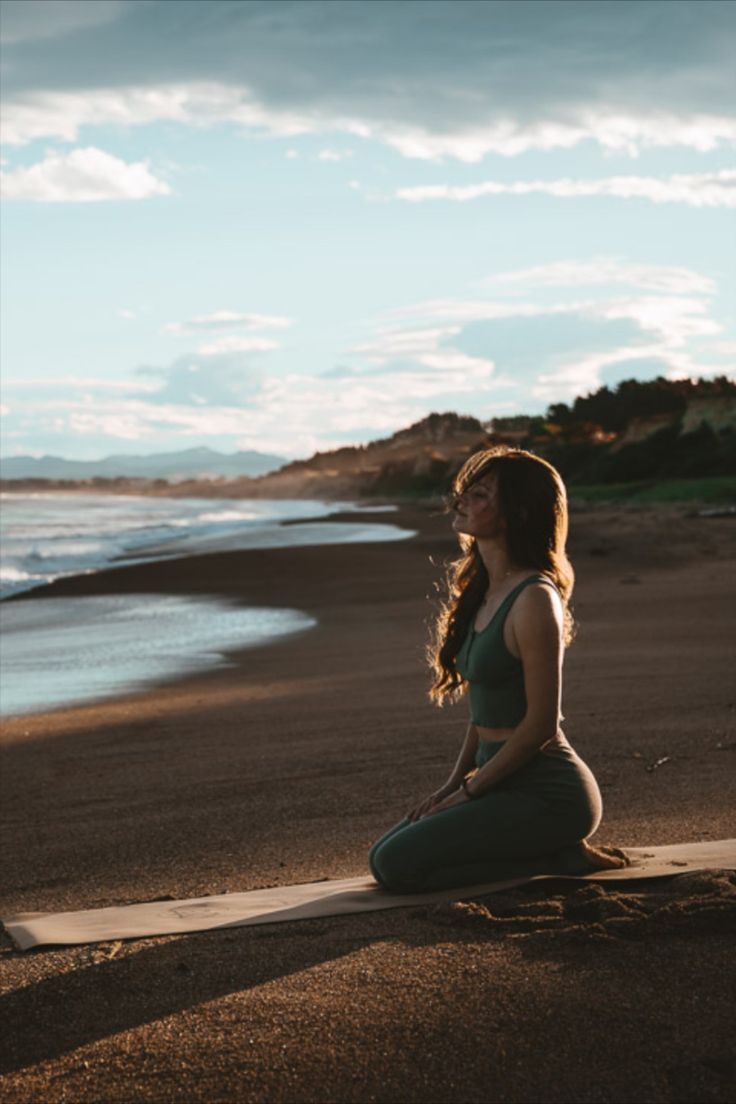 Le Lien Entre le Yoga et la Beauté de la Peau et des Cheveux
